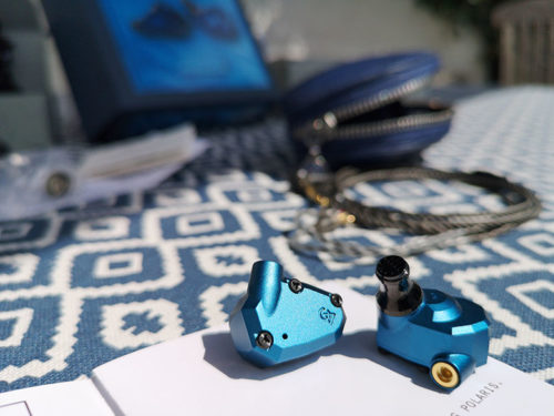 CAMPFIRE AUDIO POLARIS 2 REVIEW : A big, blue, bassy sonic weapon.