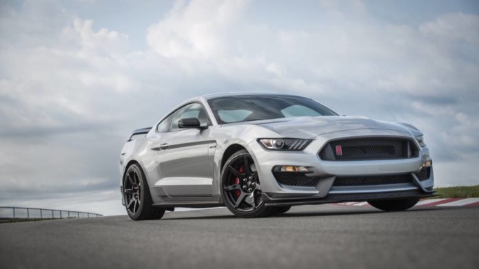2020 Mustang Shelby GT350R borrows some GT500 engineering