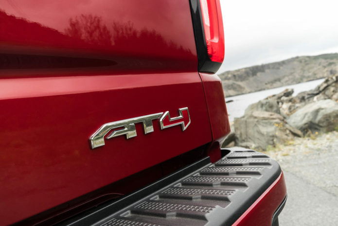 GMC Is Launching a New Off-Road Rival to the Gladiator and Tacoma : LIKE A ZR2, BUT FOR ADULTS