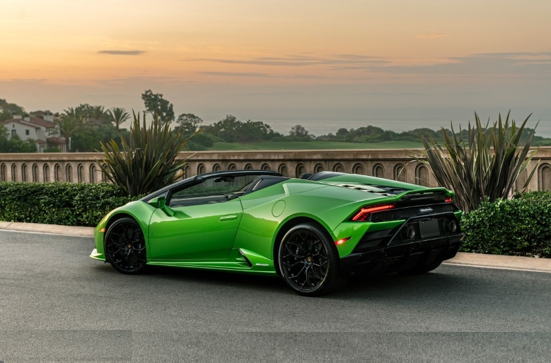 2020 Lamborghini Huracán Evo Spyder Is Pure Open-Air Excess