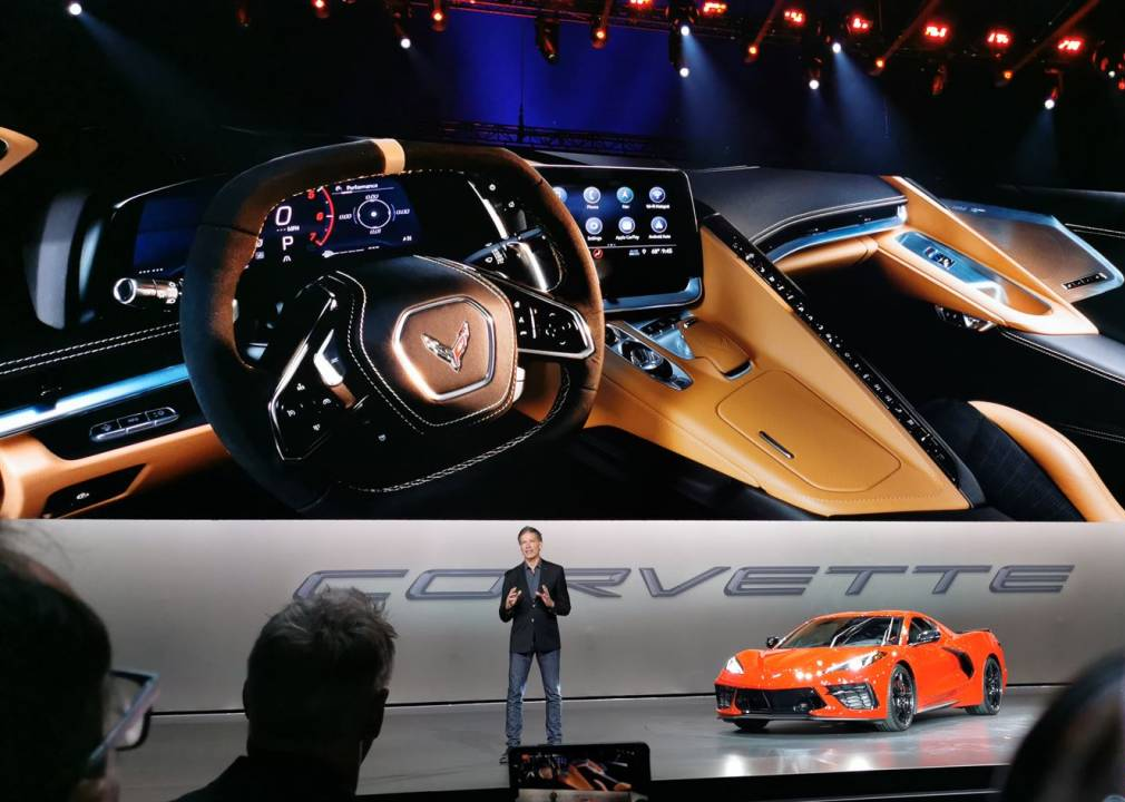 2020 Chevrolet Corvette Stingray C8 Interior Review: Cabin Fever
