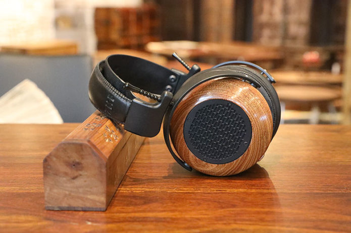 ZMF AEOLUS REVIEW: Among the best headphones you can buy right now