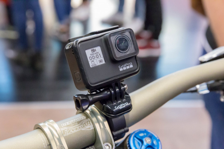 action-camera-gopro-hero-7-black-fixed-on-a-bike-handlebar-cc-by-2-0