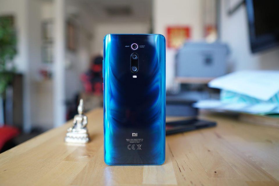 Xiaomi Mi 9T vs OPPO R19: 8GB RAM, Triple 48MP cameras!