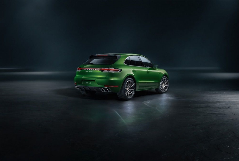 Porsche's Macan Turbo Is Back with 434 HP and Fancy New Brakes