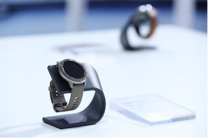 xiaomi-sap-ra-mat-smartwatch-amazfit-sports-watch-3-ho-tro-nfc-v224-phi234n-ban-vo-titanium-2