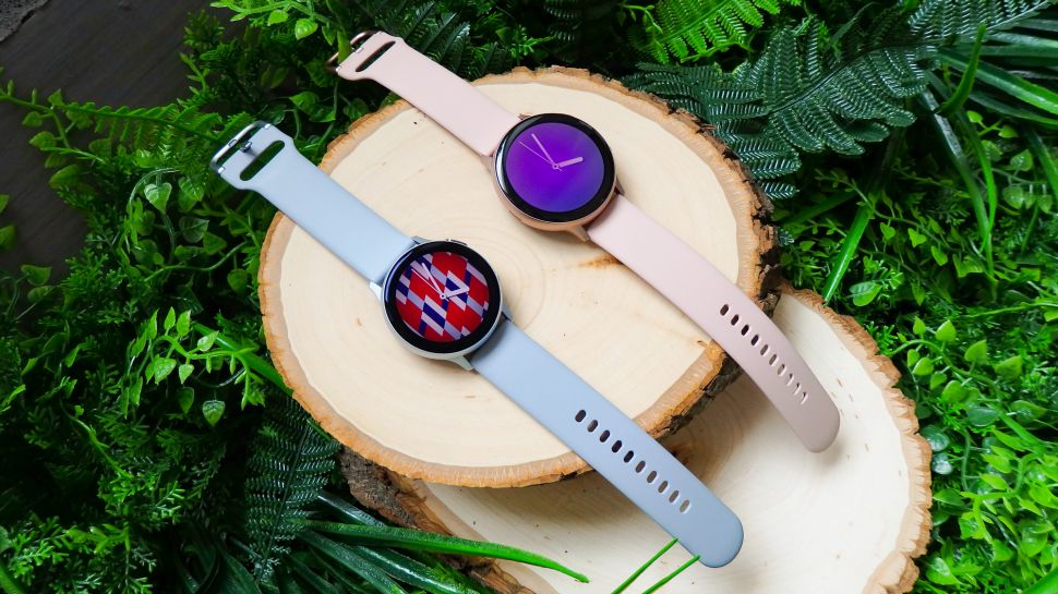 galaxy watch active on hand