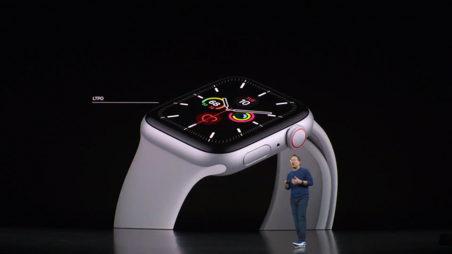 apple watch series 3 compared to fitbit versa