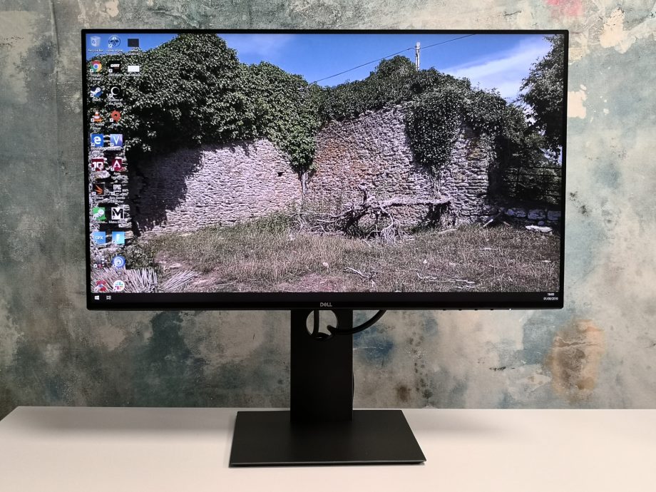 Dell-UltraSharp-24-Monitor-U2419H-review-02-920x690
