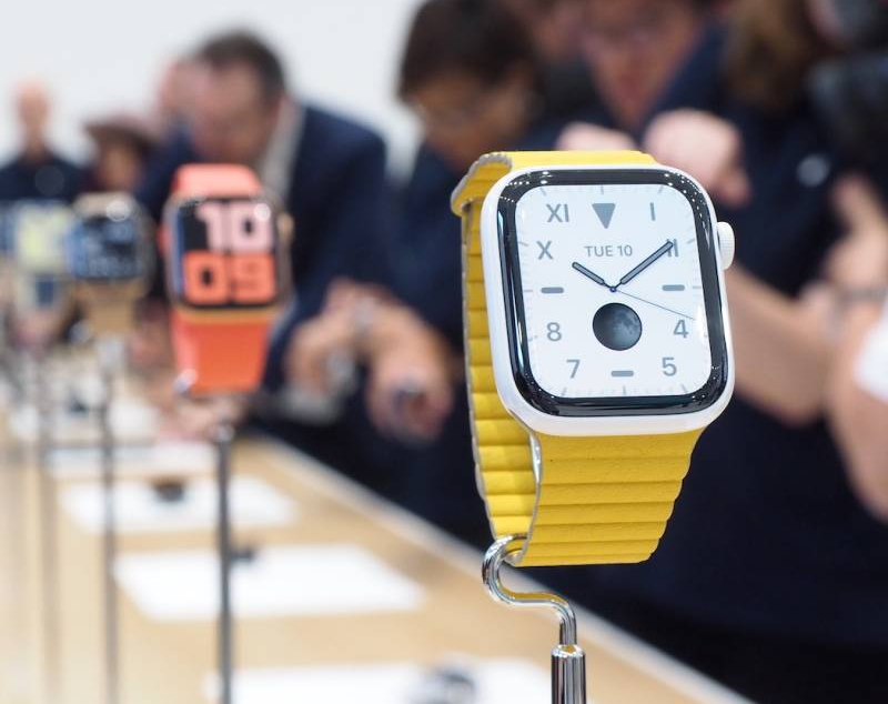 apple watch series 5 display material