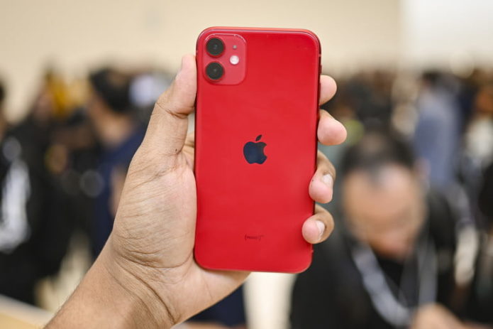 iphone-11-hands-on-jc-red-backside-1-768x768