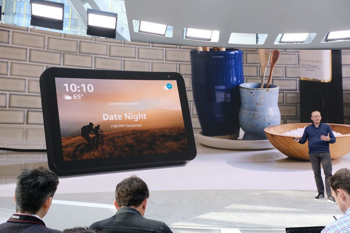 Echo Show 8 hand-on review: The middle child