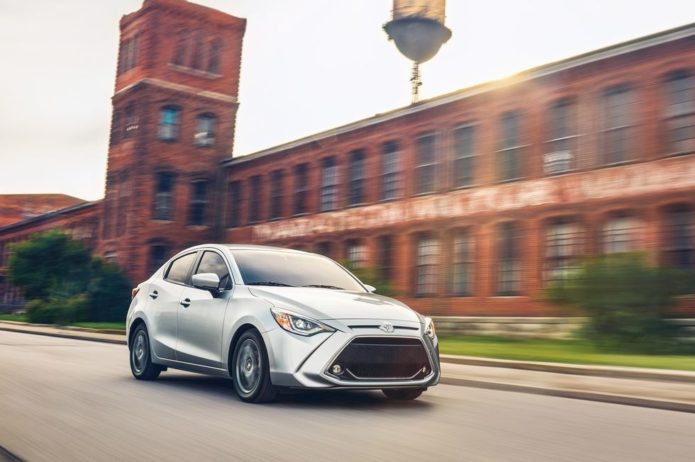 10 Non-Hybrid, Non-Electric Cars With the Highest MPG in 2019—2020