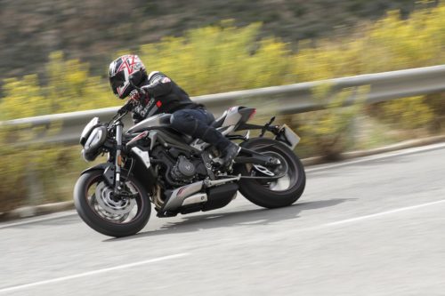 2020 TRIUMPH STREET TRIPLE RS REVIEW (17 FAST FACTS)