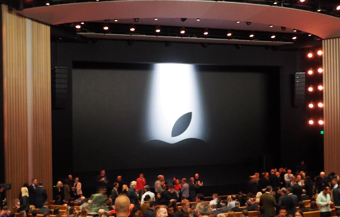 Apple earnings Q4: As iPhone falls, all others rise