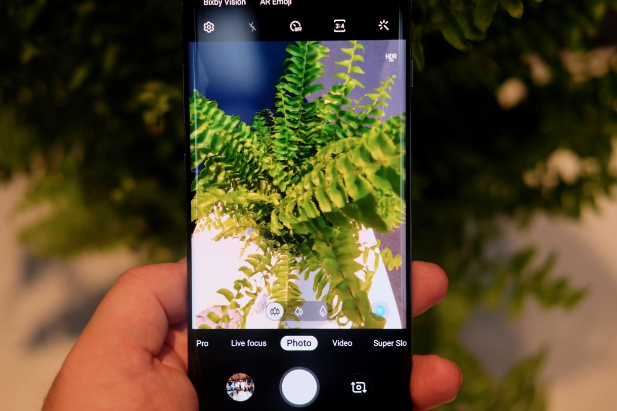 Samsung is upgrading the S10’s camera app with a popular iPhone 11 trick