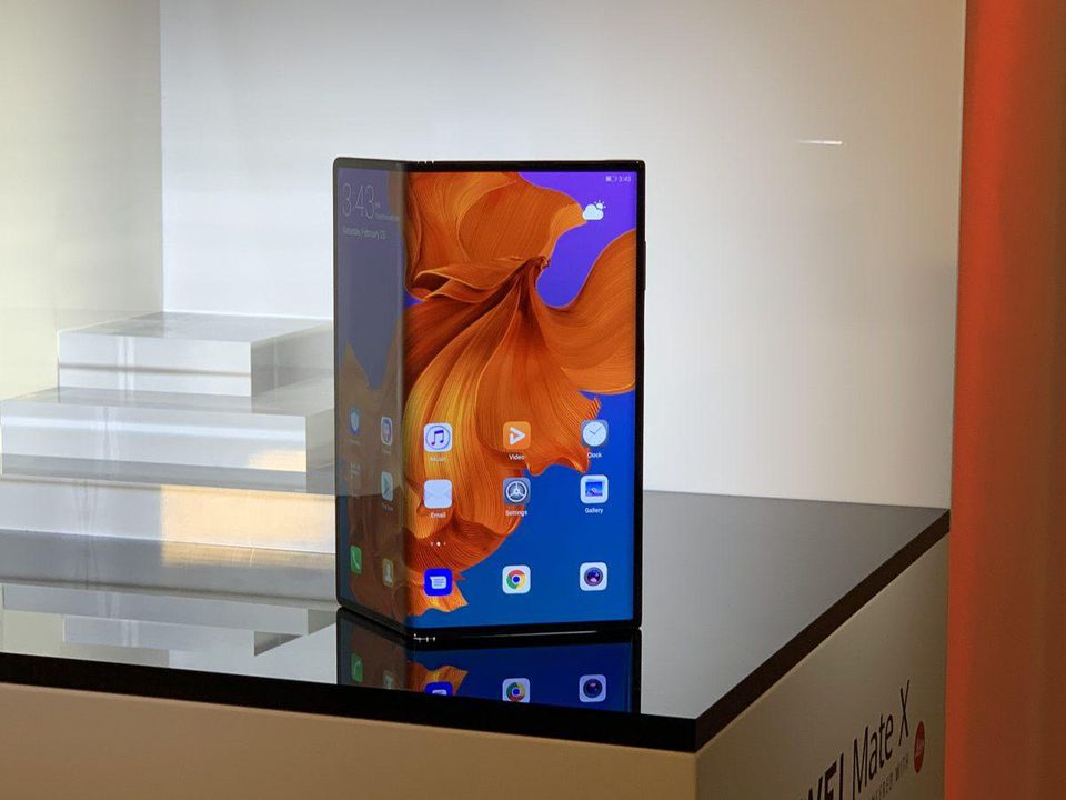 Huawei Mate X 5G Review: An 8-inch Foldable Screen Device - GearOpen.com