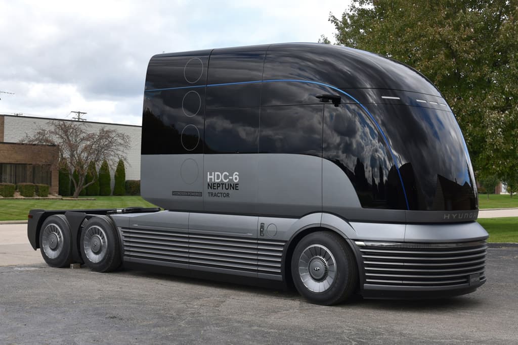 Hyundai reveals fuel-cell truck