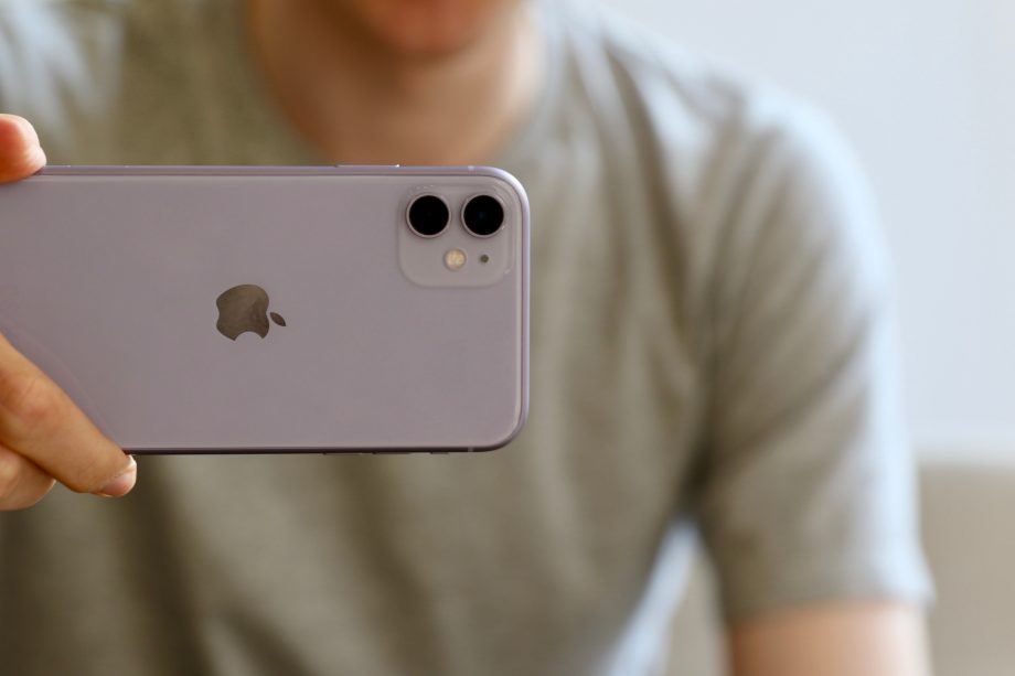 iphone11-1-7-920x613