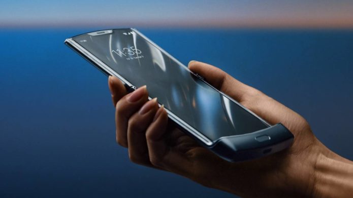 Motorola Razr reborn as folding-screen Android phone