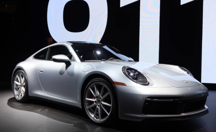 2020 Porsche 911 gives manual fans something to smile about
