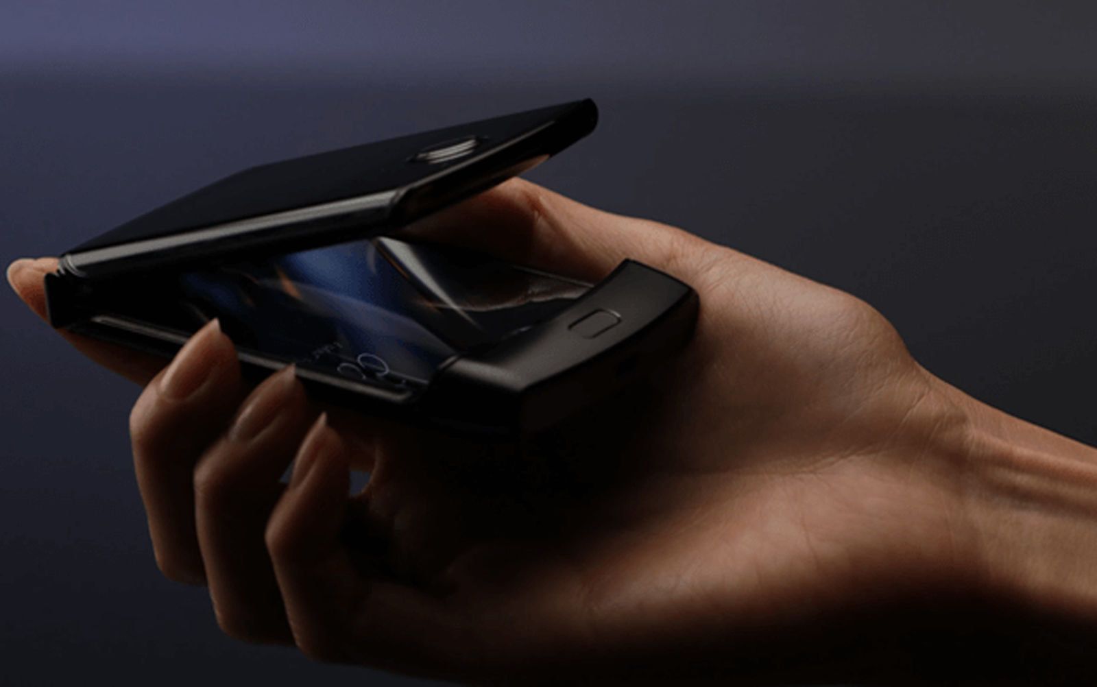 The Motorola Razr 2 could wave goodbye to nostalgic design, patent suggests