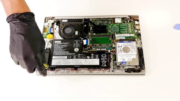 Inside Lenovo Ideapad 330s (15) – disassembly and upgrade options