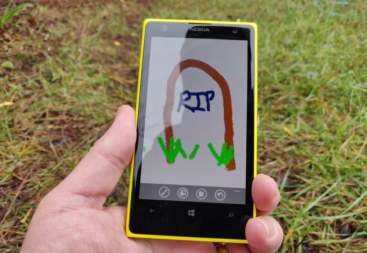 Windows 10 Mobile is finally dead: How to take your data and move on