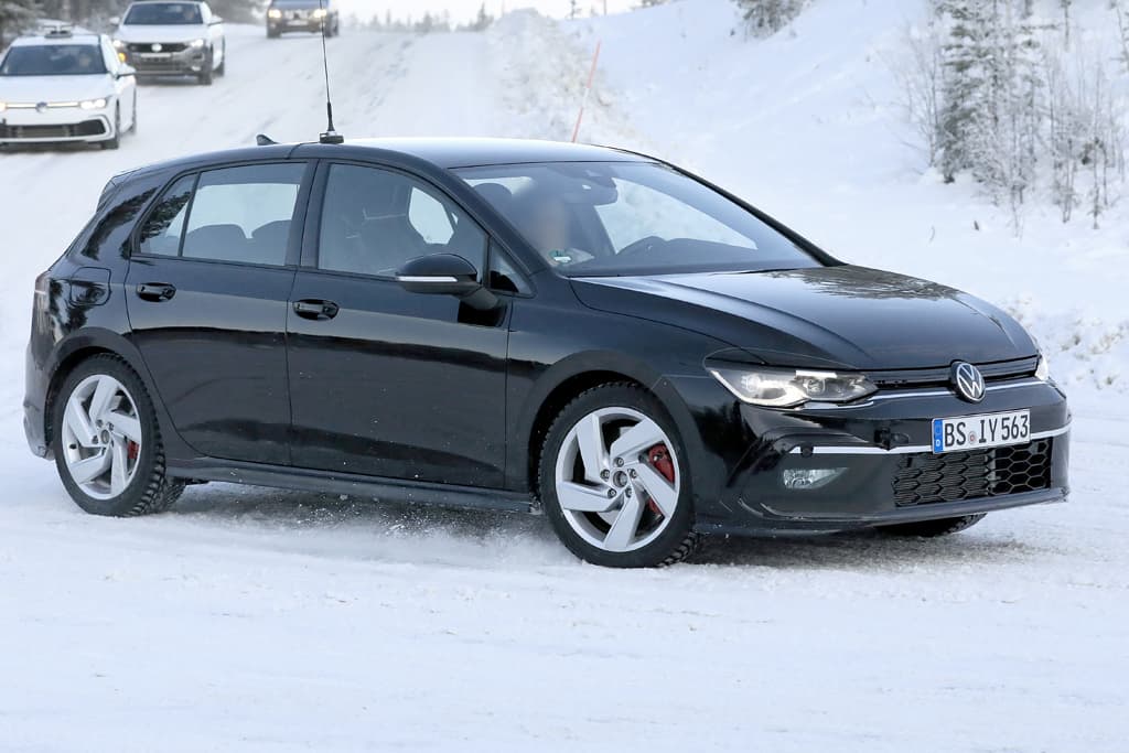 SPY PICS: 2020 Volkswagen Golf GTI