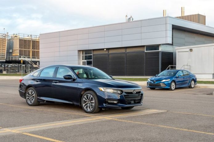 2019 Honda Accord Hybrid vs. 2019 Toyota Camry Hybrid: Which Gas-Sipping Family Sedan Is Better?