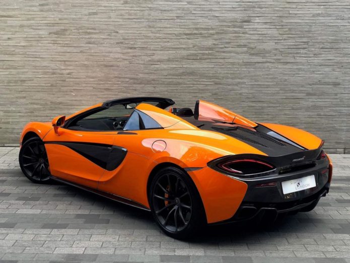 Chasing grip in the McLaren 570S by MSO