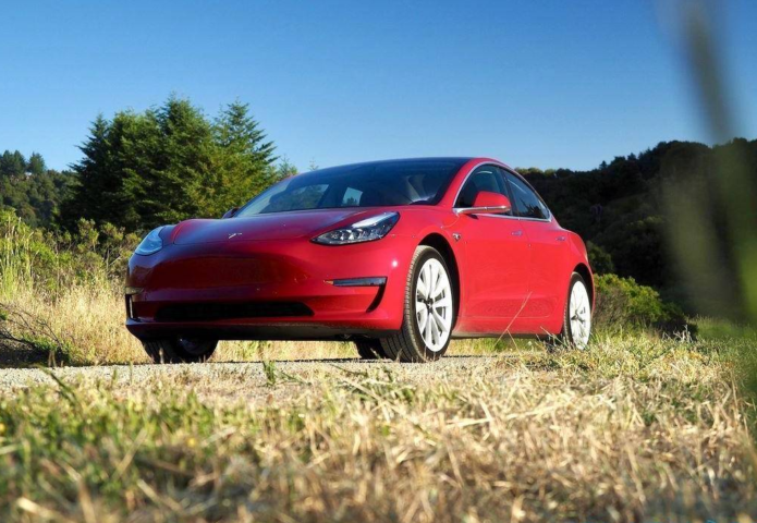 Tesla owners demand “sudden unintended acceleration” investigation