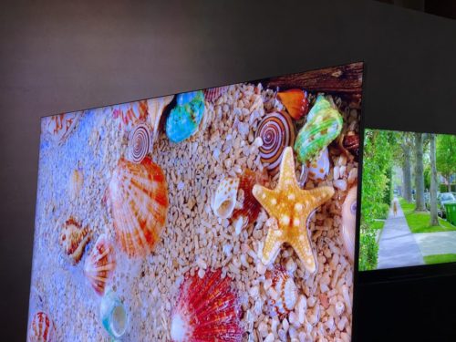 We’ve seen Samsung’s bezel-free 8K QLED Q950TS at CES 2020 and it’s stunning