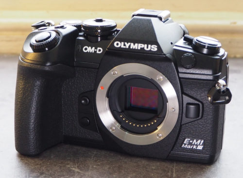 Olympus OM-D E-M1 II vs E-M1 III – The 10 Main Differences (Extended)