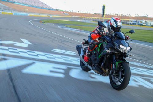 2020 KAWASAKI Z H2 REVIEW: STREET AND TRACK (17 FAST FACTS)
