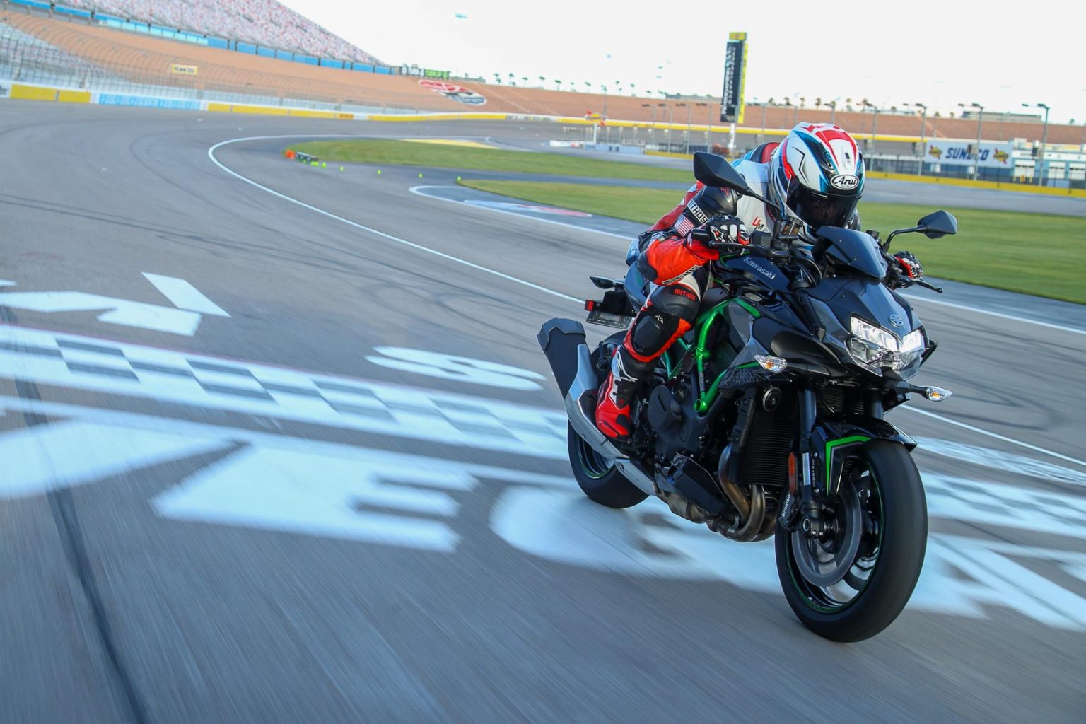 Review: 2020 Kawasaki Z H2 Supercharged Nakedbike - Bike 