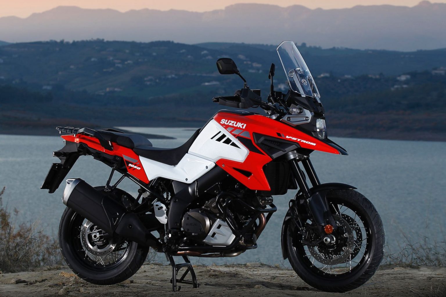 2020 SUZUKI V-STROM 1050XT FIRST RIDE REVIEW (24 FAST FACTS)