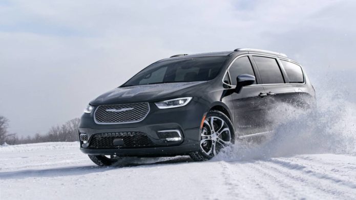 2021 Chrysler Pacifica AWD joins minivan line-up: Big tech and trim upgrades