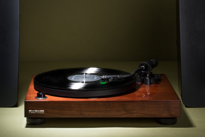 5 Best All-in-One Turntables that Simplify the Vinyl Experience