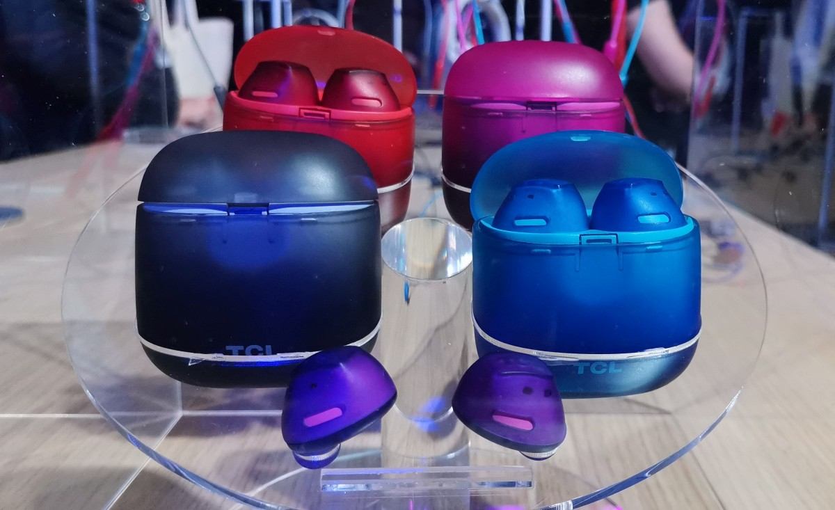 TCL SOCL500TWS wireless earbuds hands-on: You get what you pay for