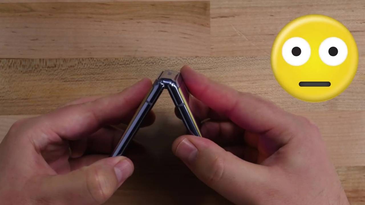Galaxy Z Flip iFixit dust test could raise more durability concerns