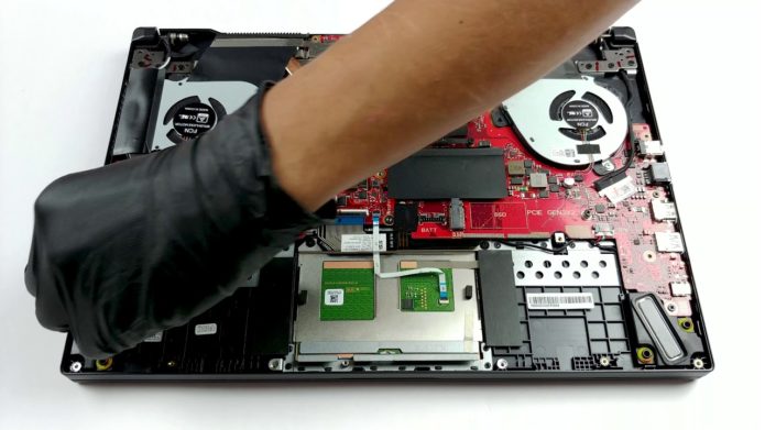 Inside ASUS ROG Zephyrus GA502 – disassembly and upgrade options
