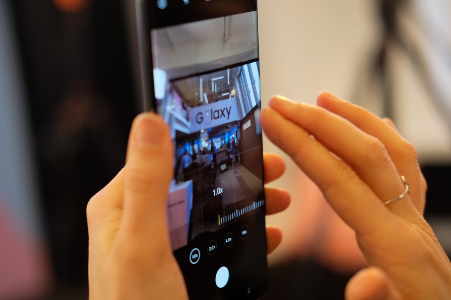 Samsung’s new OLED display should reduce the strain on your eyes and phone battery