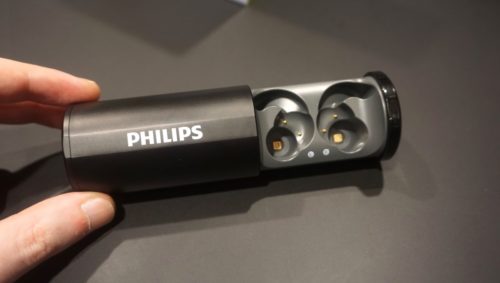 Philips ST702 hand-on review: Sports TWS headphones with UV cleaning