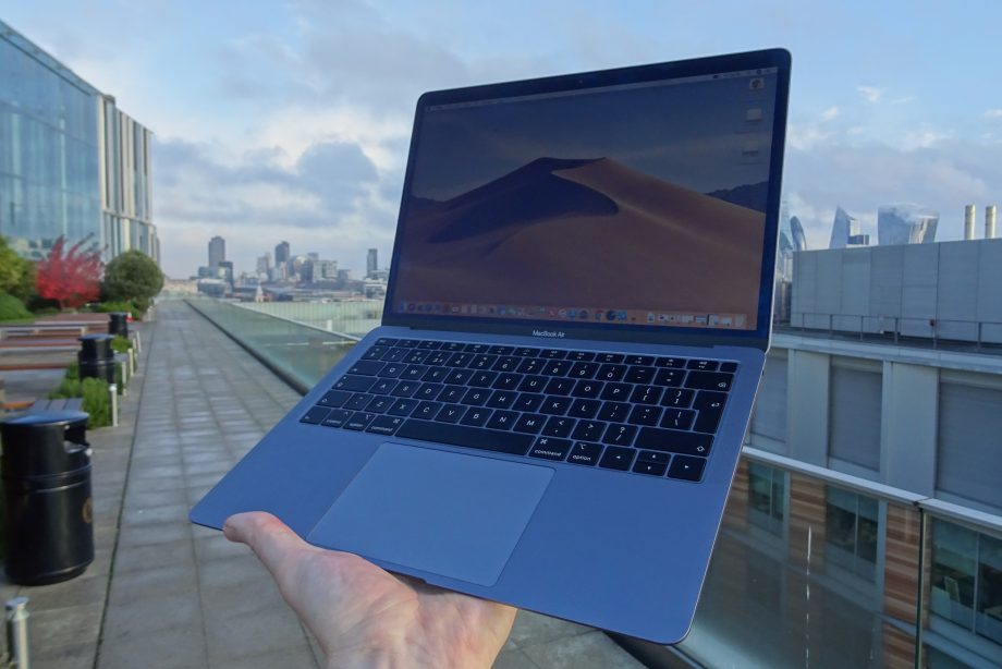 MacBook Air display issues confirmed by internal Apple memo