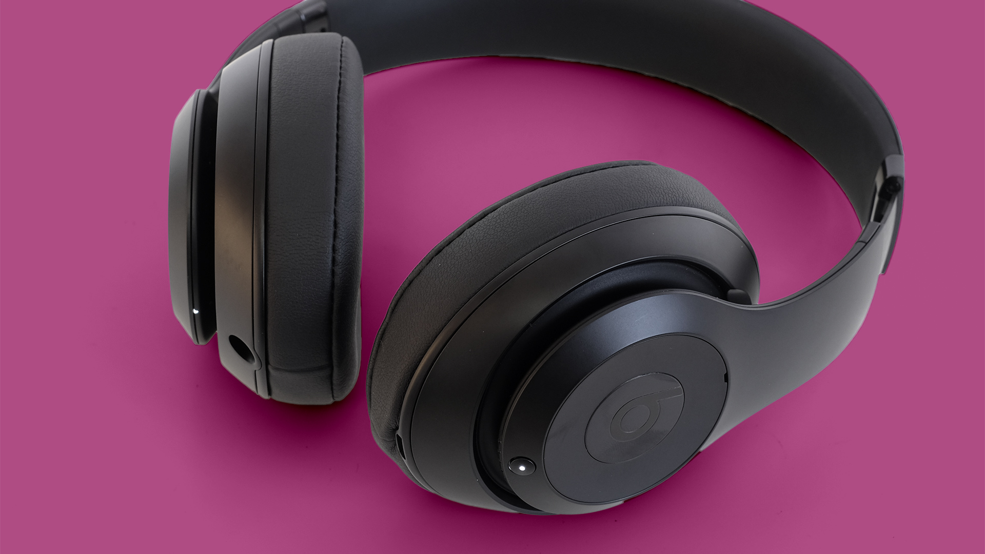 Are these leaked Apple headphones the new AirPods X?