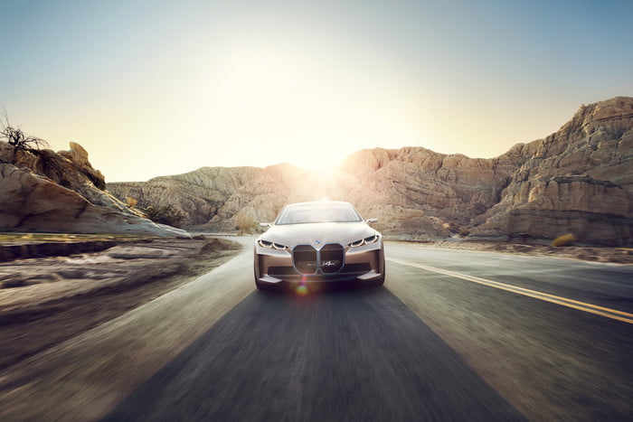 bmw-concept-i4-official-25-700x467-c