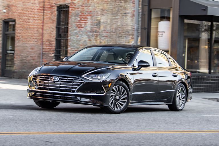 2020 Hyundai Sonata Hybrid Combines Style, Tech, and Fuel Efficiency