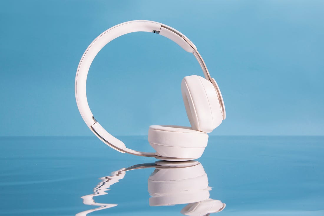 Apple AirPods over-ear and sports headphones: Rumours and leaks