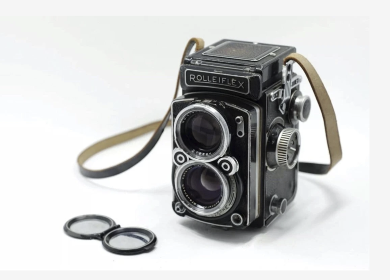 6 Cameras for Street Photography That Started a Movement